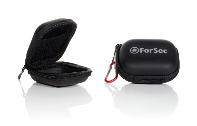Hard-Case-Etui mit Metallkarabiner für Otoplastiken